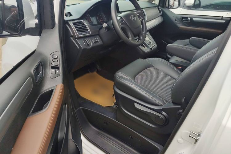 Used SAIC MAXUS G10 2018 PLUS 2.0T Automatic Smart Edition Interior 2