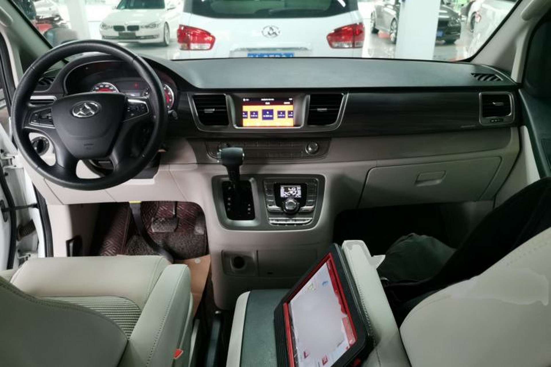 Used SAIC MAXUS G10 2018 PLUS 2.0T Automatic Smart Edition Interior 2