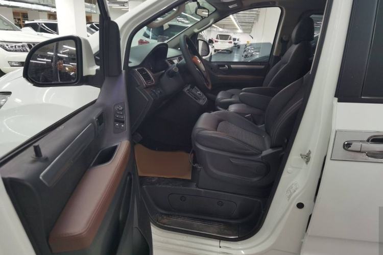 Used SAIC MAXUS G10 2018 PLUS 2.0T Automatic Elite Edition Interior 2