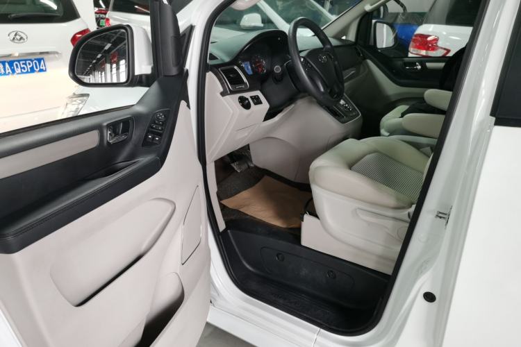 Used SAIC MAXUS G10 2018 PLUS 2.0T Automatic Smart Edition Interior 3