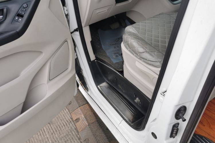 Used SAIC MAXUS G10 2018 PLUS 2.0T Automatic Elite Edition Interior 3
