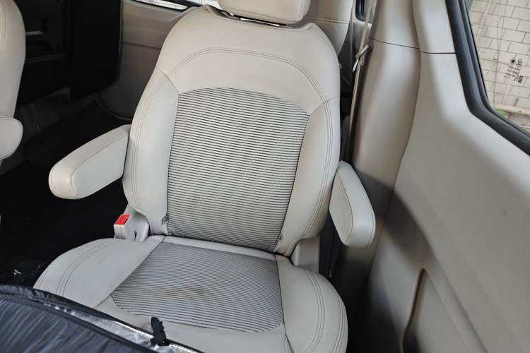 Used SAIC MAXUS G10 2018 PLUS 2.0T Automatic Smart Edition Interior 4