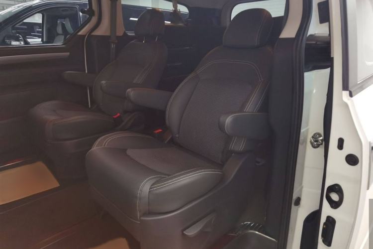 Used SAIC MAXUS G10 2018 PLUS 2.0T Automatic Elite Edition Interior 5