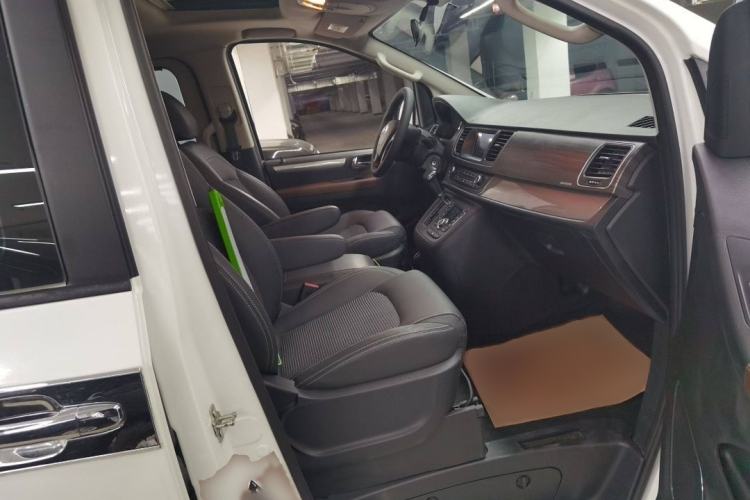Used SAIC MAXUS G10 2018 PLUS 2.0T Automatic Elite Edition Interior 6