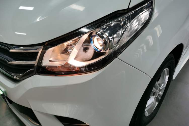 Used SAIC MAXUS G10 2018 PLUS 2.0T Automatic Smart Edition Left Front Headlight