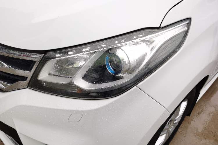 Used SAIC MAXUS G10 2018 PLUS 2.0T Automatic Luxury Edition Left Front Headlight
