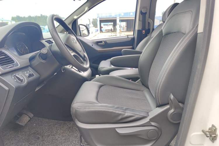Used SAIC MAXUS G10 2018 PLUS 2.0T Automatic Elite Edition Left Front Seat