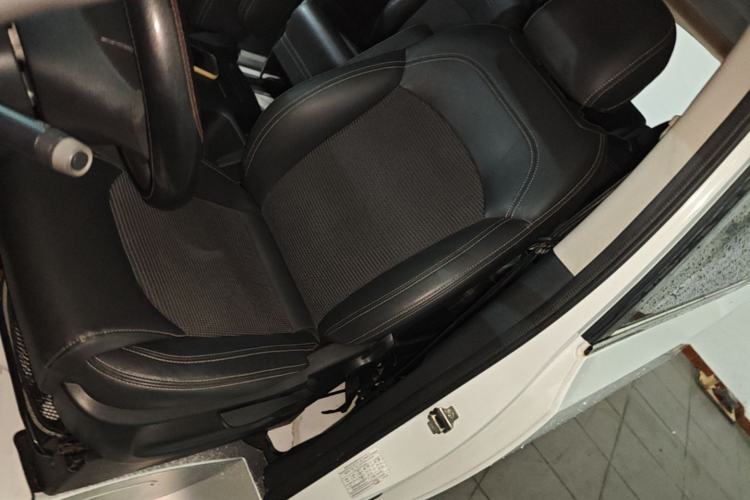 Used SAIC MAXUS G10 2018 PLUS 2.0T Automatic Smart Edition Left Front Seat