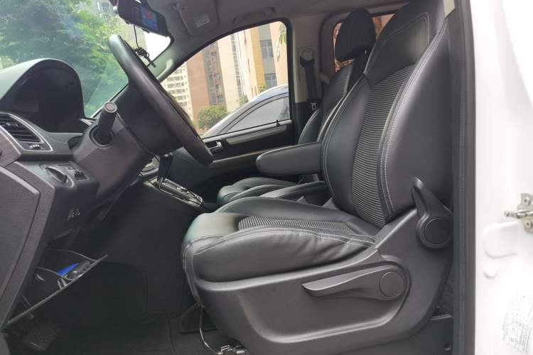 Used SAIC MAXUS G10 2018 PLUS 2.0T Automatic Luxury Edition Left Front Seat
