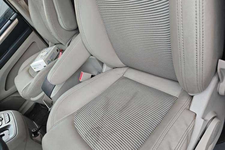 Used SAIC MAXUS G10 2018 PLUS 2.0T Automatic Smart Edition Left Front Seat