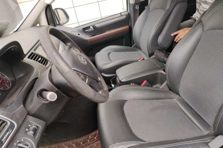 Used SAIC MAXUS G10 2018 PLUS 2.0T Automatic Luxury Edition Left Front Seat