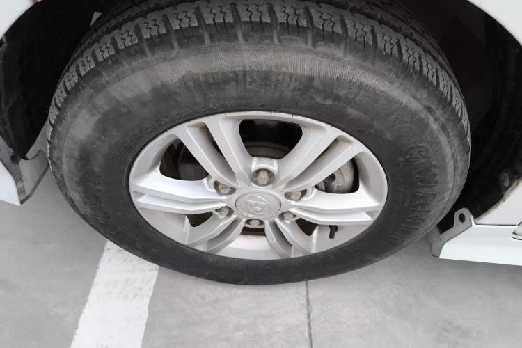 Used SAIC MAXUS G10 2018 PLUS 2.0T Automatic Elite Edition Left Front Wheel Hub