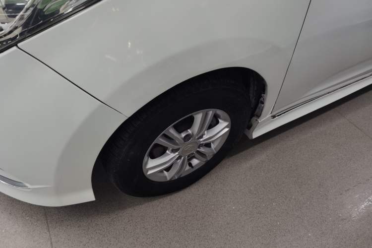 Used SAIC MAXUS G10 2018 PLUS 2.0T Automatic Elite Edition Left Front Wheel Hub