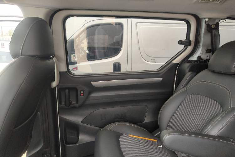 Used SAIC MAXUS G10 2018 PLUS 2.0T Automatic Elite Edition Left Rear Door Interior