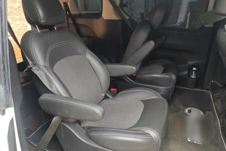 Used SAIC MAXUS G10 2018 PLUS 1.9T Manual Elite Edition Diesel Left Rear Seat