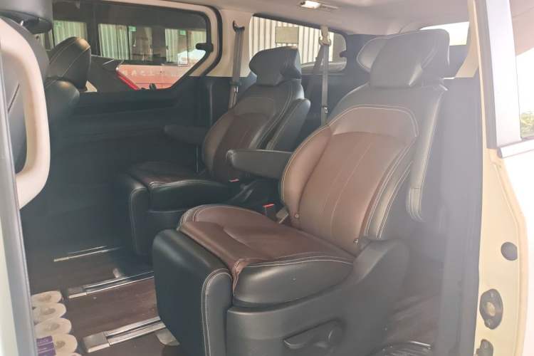 Used SAIC MAXUS G10 2018 PLUS 1.9T Automatic Luxury Executive Edition Diesel Left Rear Seat