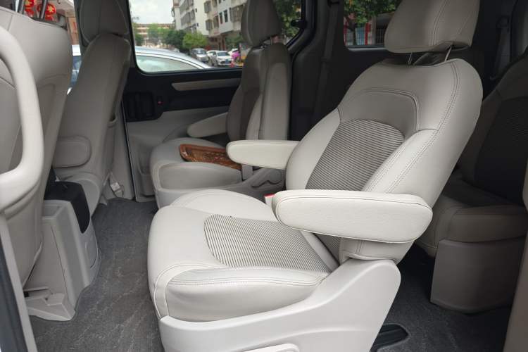 Used SAIC MAXUS G10 2018 PLUS 2.4L Manual Elite Edition Left Rear Seat