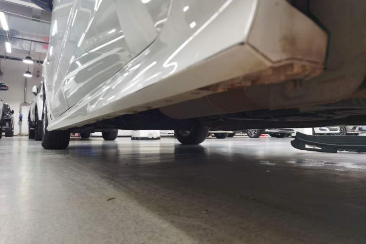 Used SAIC MAXUS G10 2018 PLUS 2.0T Automatic Elite Edition Left Side Sill