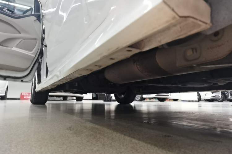 Used SAIC MAXUS G10 2018 PLUS 2.0T Automatic Elite Edition Left Side Sill