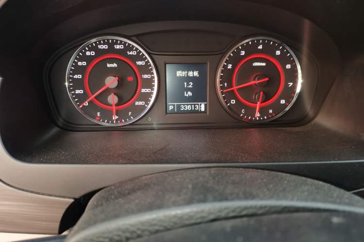 Used SAIC MAXUS G10 2018 PLUS 2.0T Automatic Elite Edition Odometer Close Up