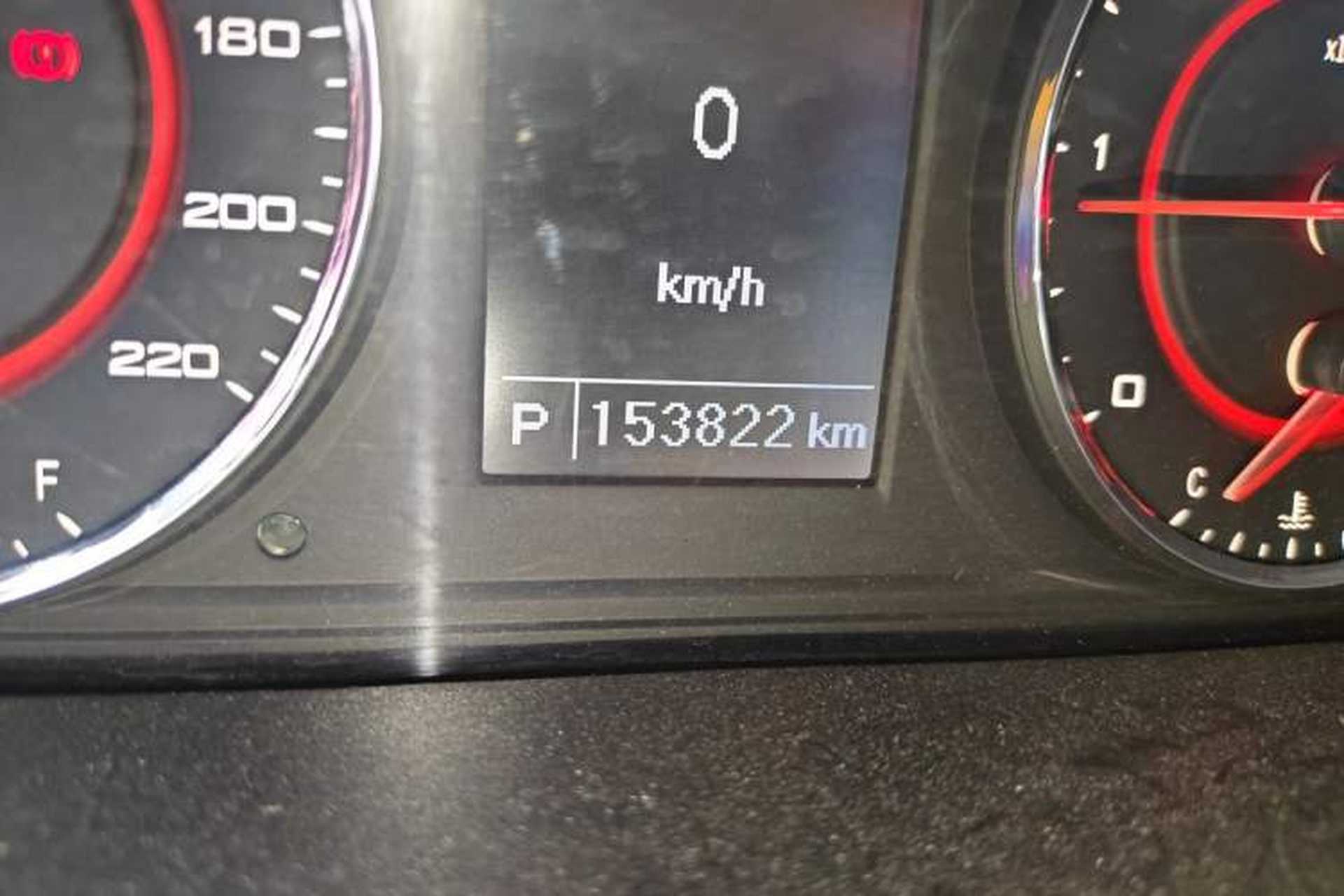 Used SAIC MAXUS G10 2018 PLUS 1.9T Automatic Elite Edition Diesel Odometer Close Up