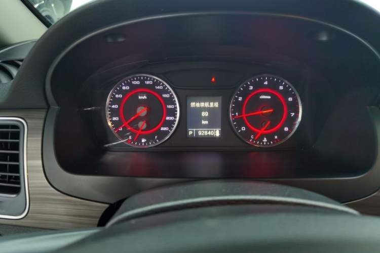 Used SAIC MAXUS G10 2018 PLUS 2.0T Automatic Elite Edition Odometer Close Up
