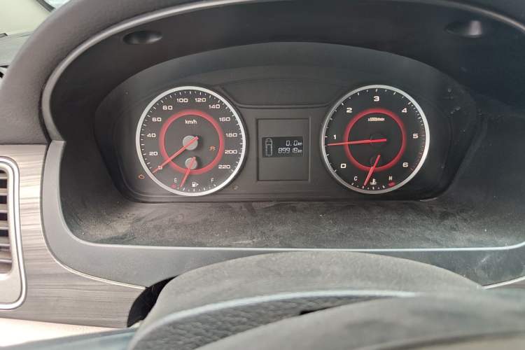 Used SAIC MAXUS G10 2018 PLUS 1.9T Manual Elite Edition Diesel Odometer Close Up