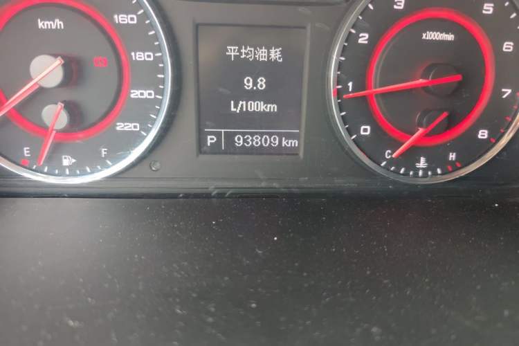 Used SAIC MAXUS G10 2018 PLUS 2.0T Automatic Elite Edition Odometer Close Up