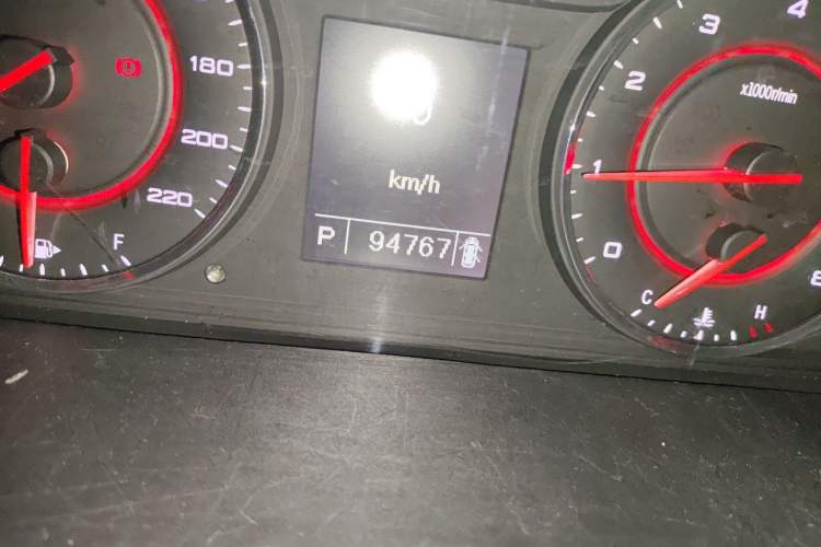 Used SAIC MAXUS G10 2018 PLUS 2.0T Automatic Smart Edition Odometer Close Up