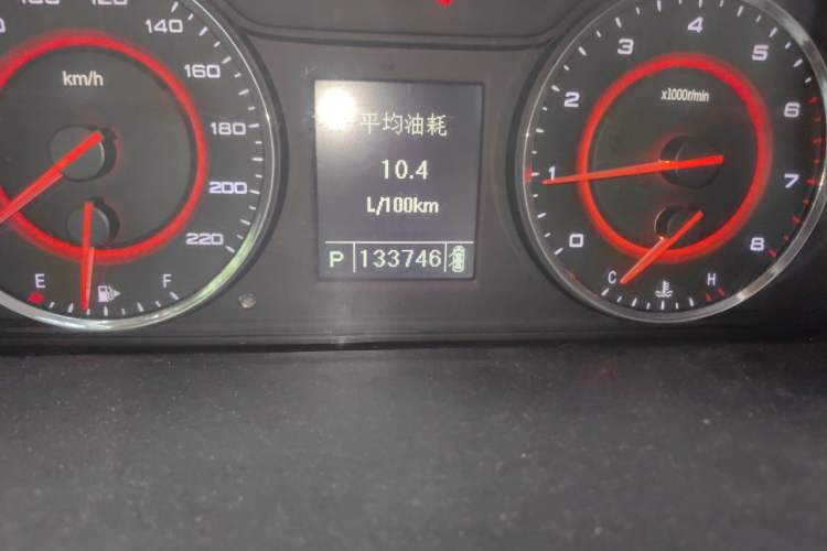 Used SAIC MAXUS G10 2018 PLUS 2.0T Automatic Elite Edition Odometer Close Up
