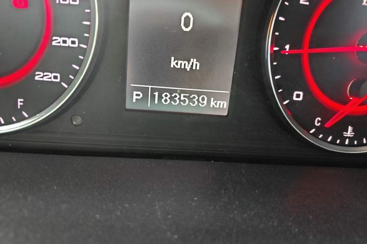 Used SAIC MAXUS G10 2018 PLUS 2.0T Automatic Smart Edition Odometer Close Up