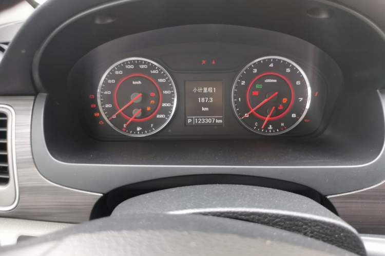 Used SAIC MAXUS G10 2018 PLUS 2.0T Automatic Elite Edition Odometer Close Up