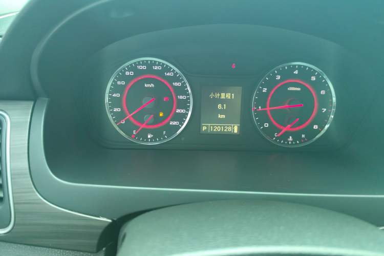 Used SAIC MAXUS G10 2018 PLUS 2.0T Automatic Smart Edition Odometer Close Up