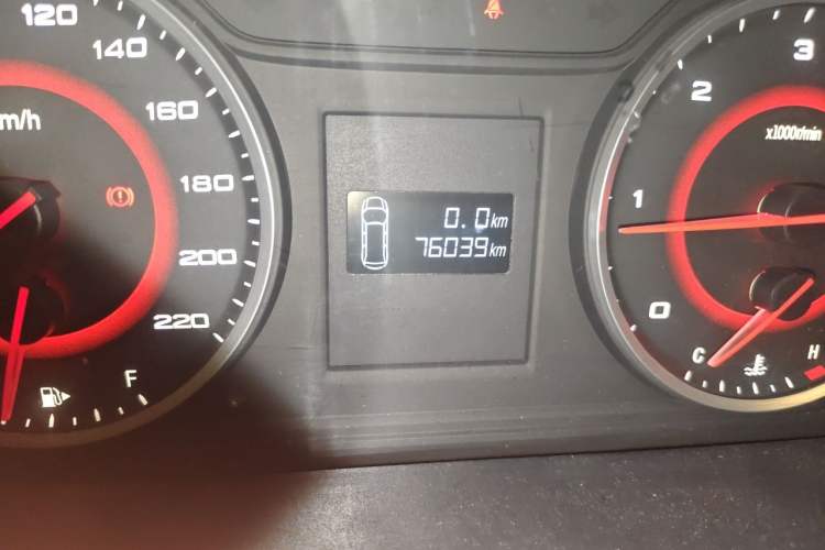 Used SAIC MAXUS G10 2018 PLUS 1.9T Manual Smart Edition Diesel Odometer Close Up