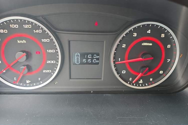 Used SAIC MAXUS G10 2018 PLUS 2.4L Manual Elite Edition Odometer Close Up