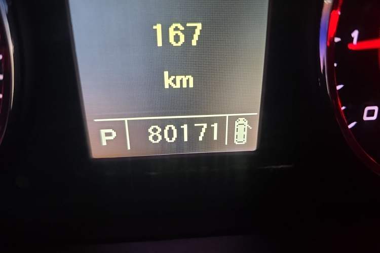 Used SAIC MAXUS G10 2018 PLUS 2.0T Automatic Elite Edition Odometer Close Up