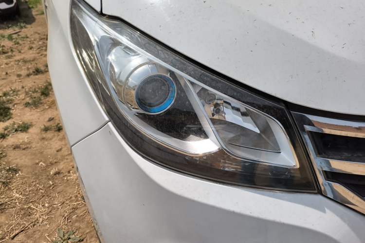 Used SAIC MAXUS G10 2018 PLUS 2.0T Automatic Elite Edition Right Front Headlight