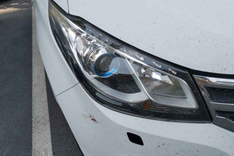 Used SAIC MAXUS G10 2018 PLUS 2.0T Automatic Flagship Edition Right Front Headlight