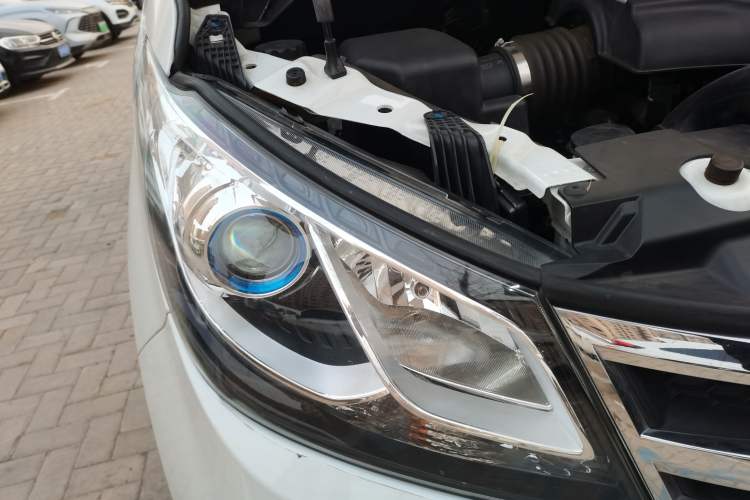 Used SAIC MAXUS G10 2018 PLUS 2.0T Automatic Elite Edition Right Front Headlight