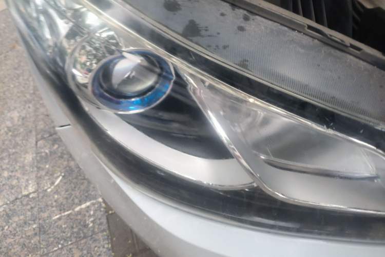 Used SAIC MAXUS G10  Right Front Headlight