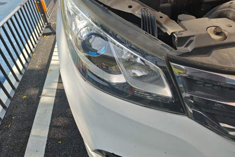 Used SAIC MAXUS G10 2018 PLUS 2.0T Automatic Elite Edition Right Front Headlight