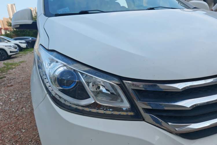 Used SAIC MAXUS G10 2018 PLUS 2.0T Automatic Elite Edition Right Front Headlight