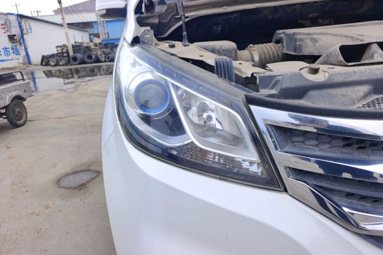 Used SAIC MAXUS G10 2018 PLUS 2.0T Automatic Elite Edition Right Front Headlight