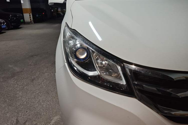 Used SAIC MAXUS G10 2018 PLUS 2.0T Automatic Smart Edition Right Front Headlight