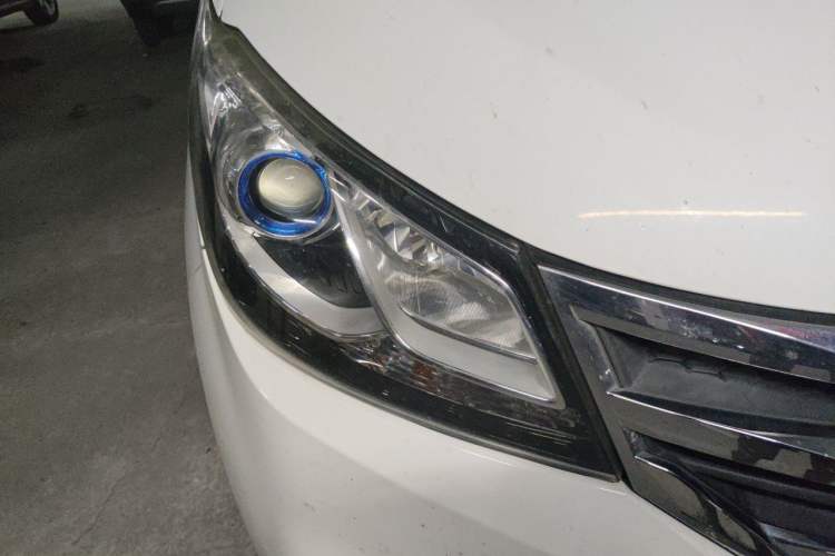 Used SAIC MAXUS G10 2018 PLUS 2.0T Automatic Smart Edition Right Front Headlight