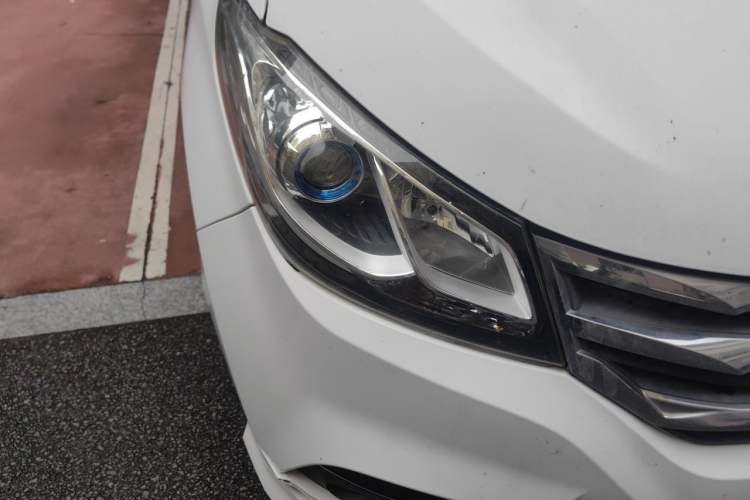 Used SAIC MAXUS G10 2018 PLUS 2.0T Automatic Elite Edition Right Front Headlight