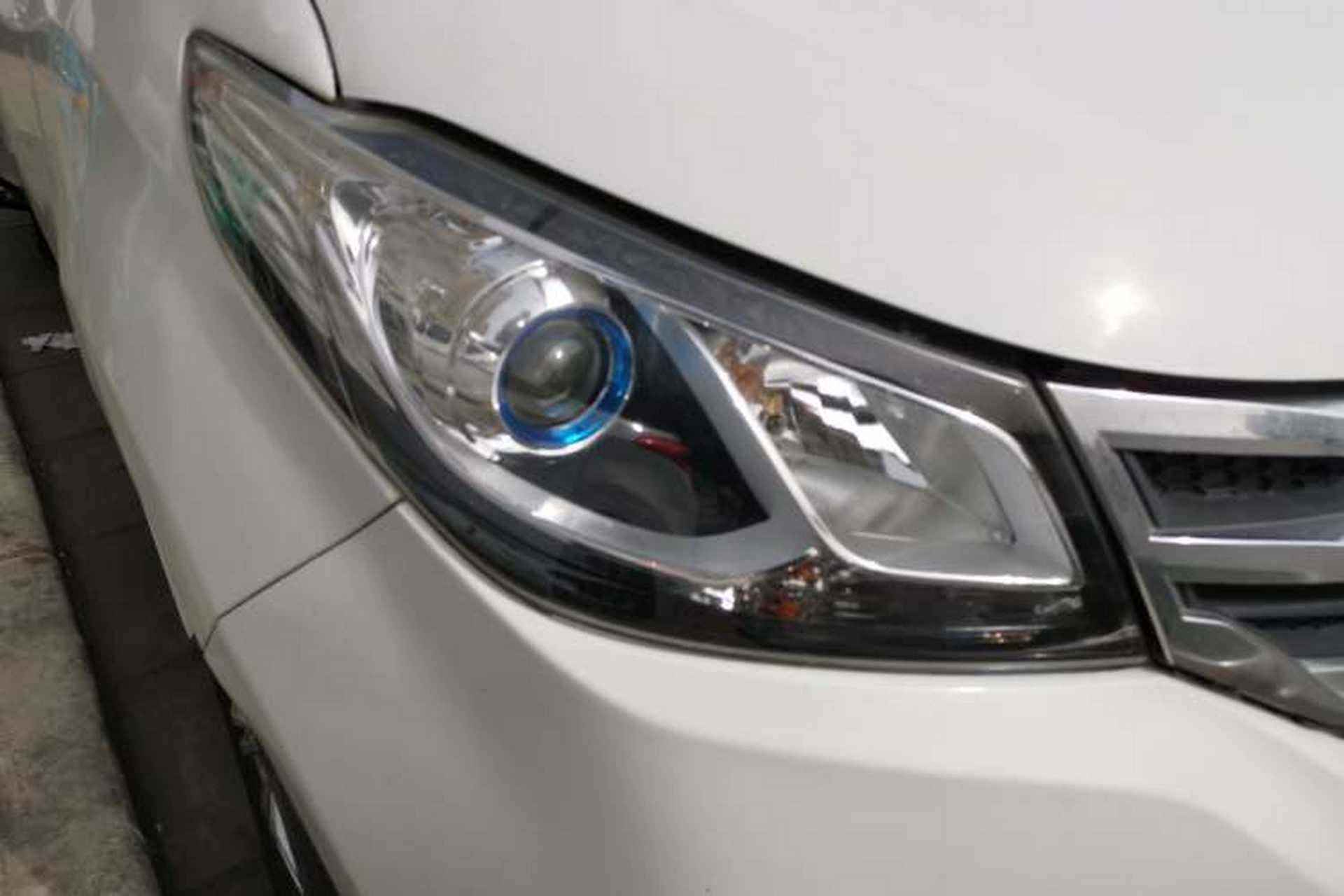Used SAIC MAXUS G10 2018 PLUS 2.4L Manual Elite Edition Right Front Headlight
