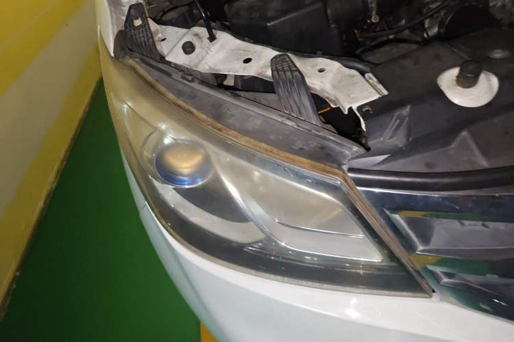 Used SAIC MAXUS G10 2018 PLUS 1.9T Manual Smart Edition Diesel Right Front Headlight