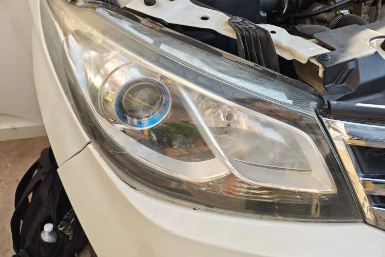 Used SAIC MAXUS G10 2018 PLUS 1.9T Manual Elite Edition Diesel Right Front Headlight