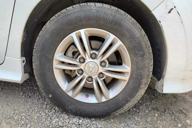 Used SAIC MAXUS G10 2018 PLUS 2.0T Automatic Elite Edition Right Front Wheel Hub